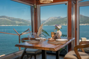 Luxury Sea Residence by Kristina